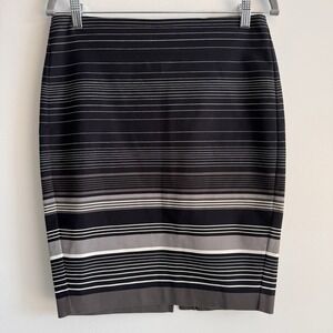 Banana Republic Striped Pencil Skirt Size 6 Black‎ White Work Career Stretch